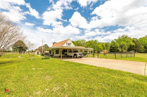 1896 Cedar Hill Road, Keithville, LA 71047