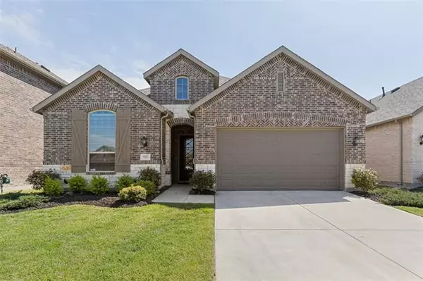 1916 Steppe Trail Drive, Aubrey, TX 76227