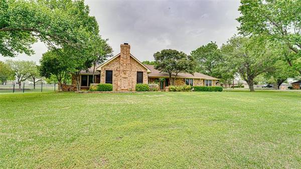 502 Winding Creek Trail, Oak Leaf, TX 75154