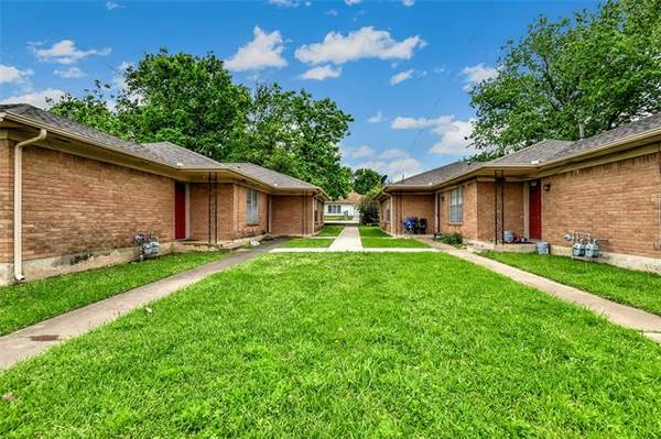 2108/2110/2112/2114 N Travis Street, Sherman, TX 75092