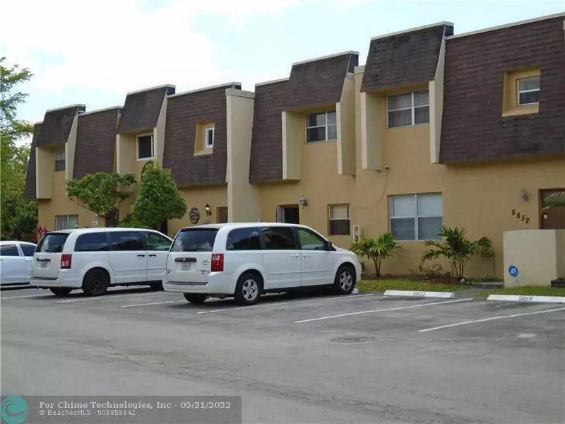 5841 Blueberry Ct  #77, Lauderhill, FL 33313