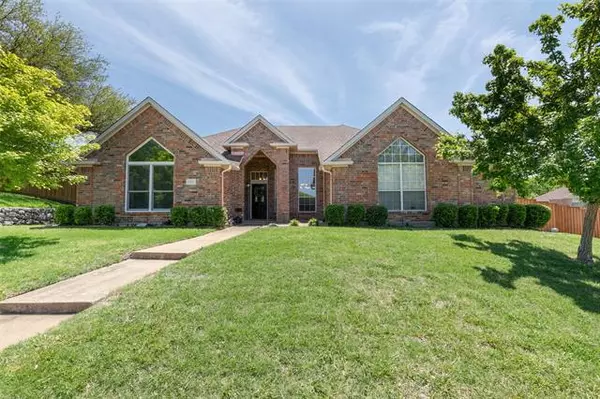 1806 Greenhill Drive, Rowlett, TX 75088