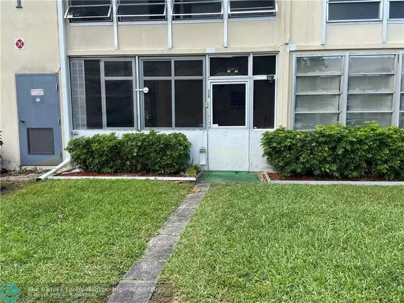 Deerfield Beach, FL 33442,350 Oakridge T  #350