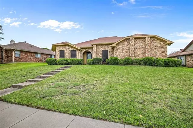 3902 Furneaux Lane, Carrollton, TX 75007