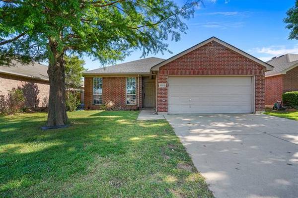 4304 Bent Oaks Drive, Arlington, TX 76001