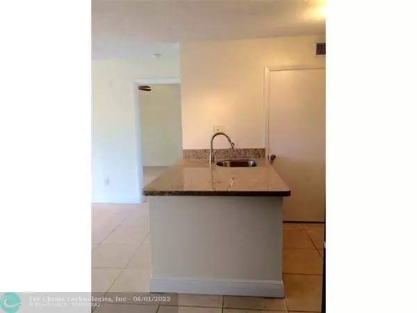 Pompano Beach, FL 33069,4221 W MCNAB RD  #34