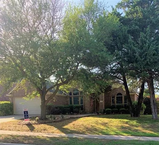 635 Oak Creek Drive, Cedar Hill, TX 75104