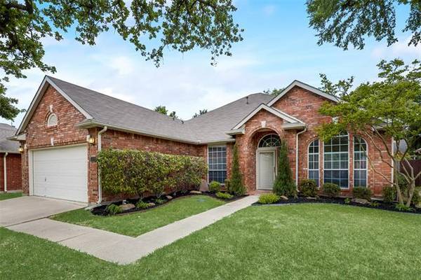 604 Oak Hollow Lane, Flower Mound, TX 75028