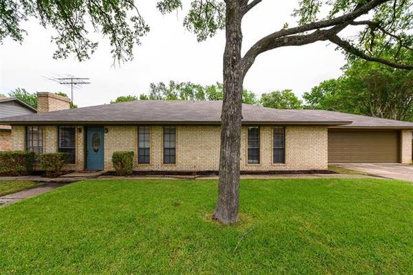 517 S Kirby Street, Pilot Point, TX 76258