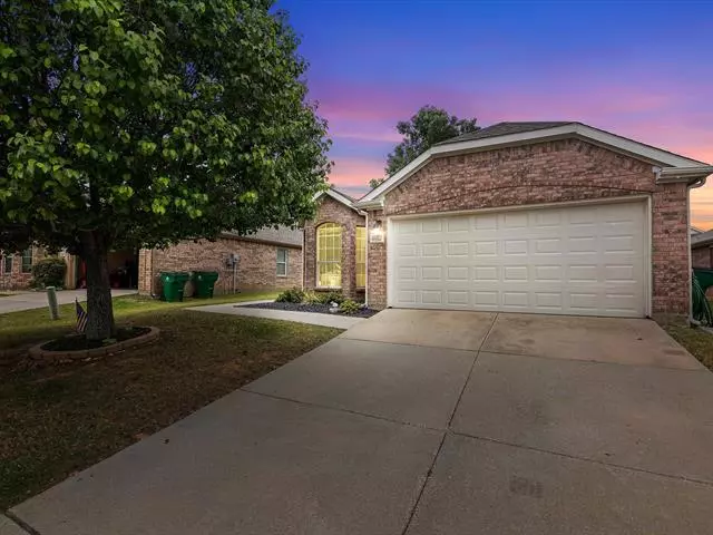 8612 Chisholm Trail, Cross Roads, TX 76227