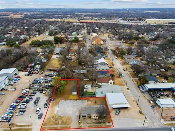 Cleburne, TX 76033,1104 N Main Street