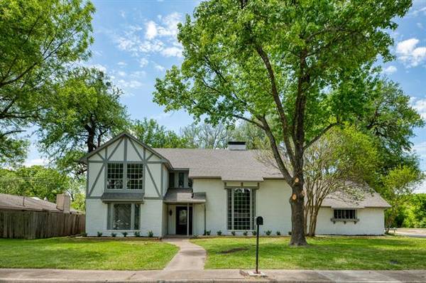 344 Woodbrook Drive, Desoto, TX 75115