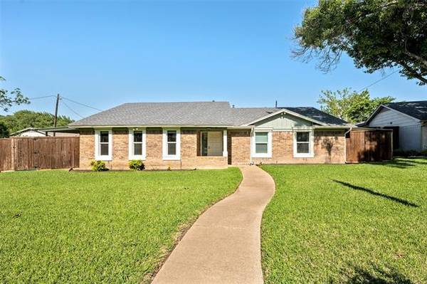 425 Shady Brook Place, Richardson, TX 75080