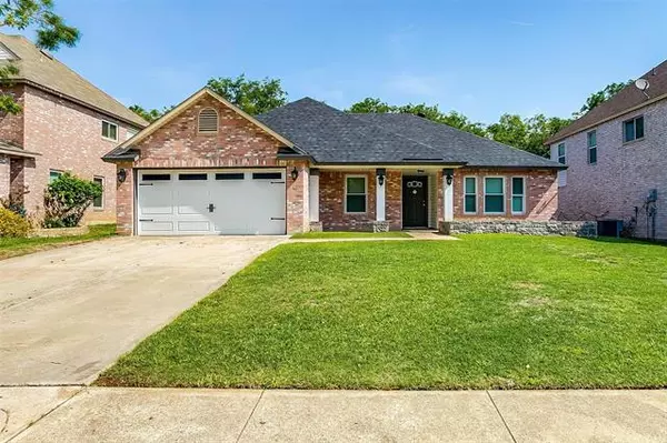 2436 Winford Drive, Grand Prairie, TX 75052