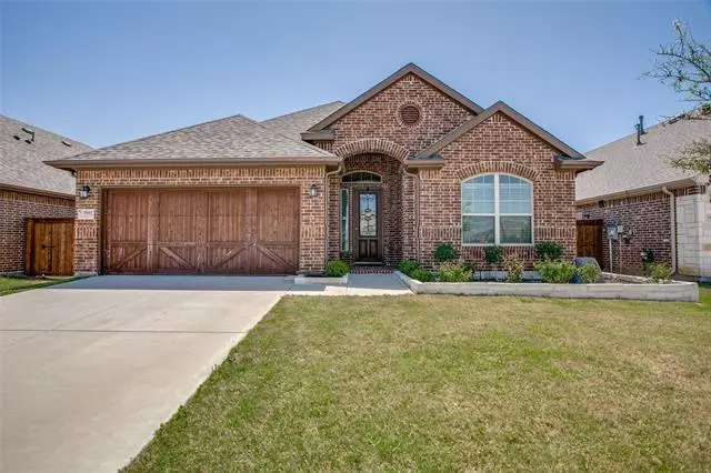 3502 Weyburn Drive, Mansfield, TX 76084