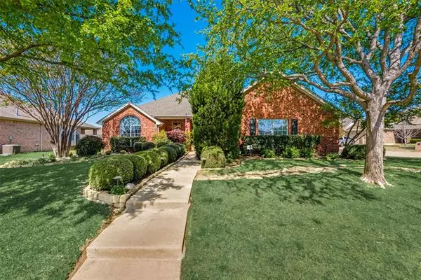 8732 Bloomfield Terrace, Fort Worth, TX 76123