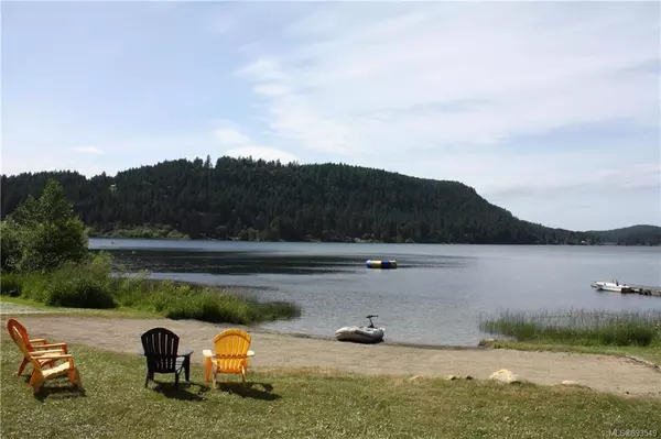 Salt Spring, BC V8K 1M1,1136 North End Rd #8