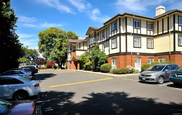 Oak Bay, BC V8R 2M5,2045 Carrick St #302