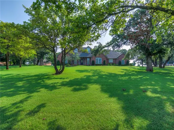 2414 Four Lakes Drive, Blanchard, OK 73010