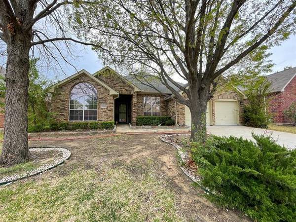 2113 Golden Arrow Drive, Flower Mound, TX 75028