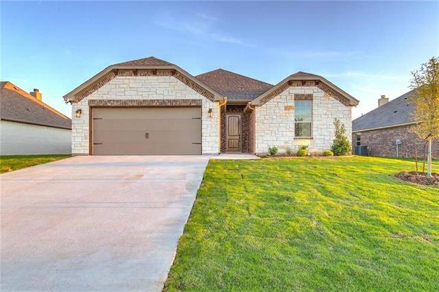 225 Bayless Avenue, Godley, TX 76044