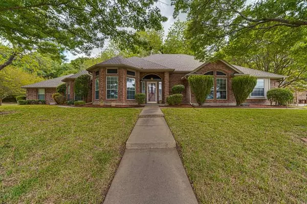 231 Oak Tree Drive, Waxahachie, TX 75165