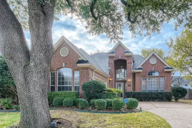 2114 Hunter Place Lane, Arlington, TX 76006