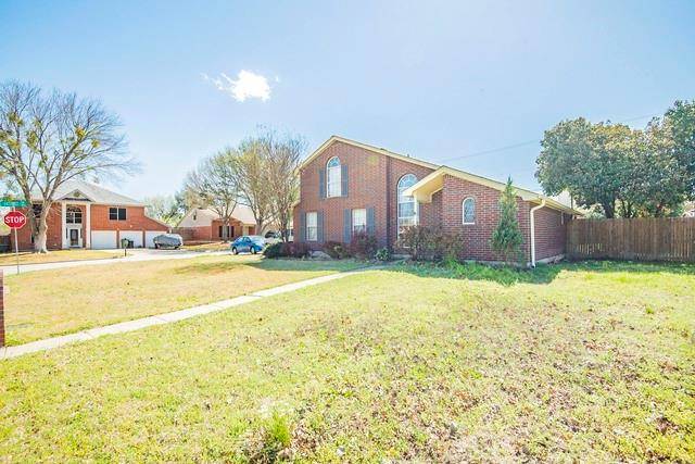 1301 High Crest Drive, Mansfield, TX 76063