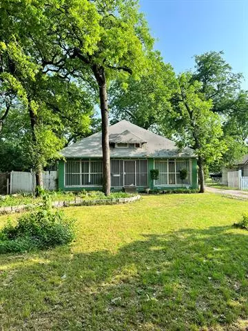 2900 Bird Street, Fort Worth, TX 76111