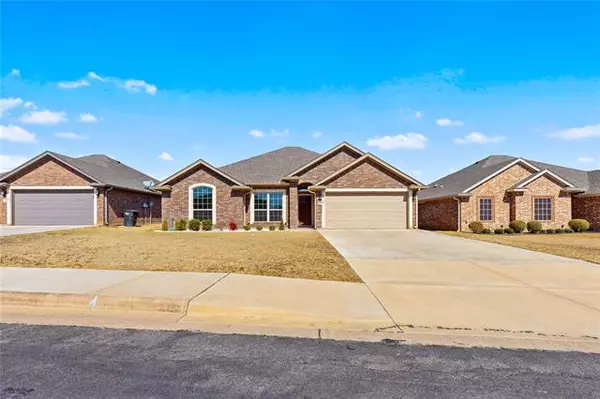 304 N Hyde Park Boulevard, Cleburne, TX 76033