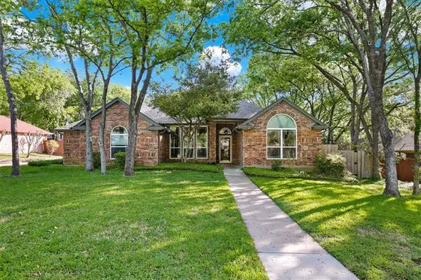 3809 Bluegrass Drive, Grand Prairie, TX 75052