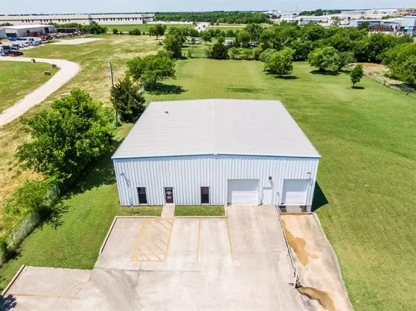 1016 S 2nd Avenue, Mansfield, TX 76063