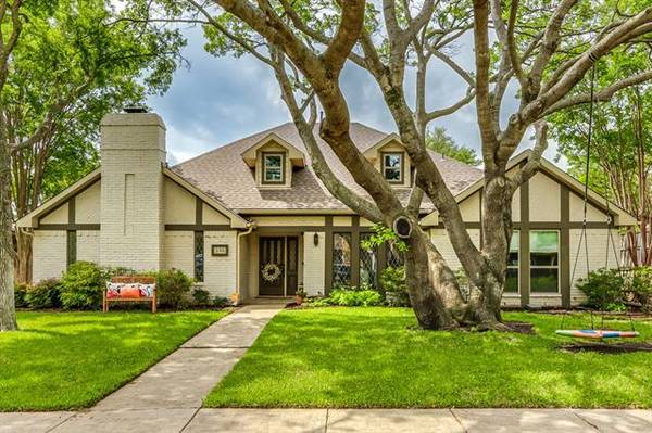 235 Woodcrest Drive, Richardson, TX 75080