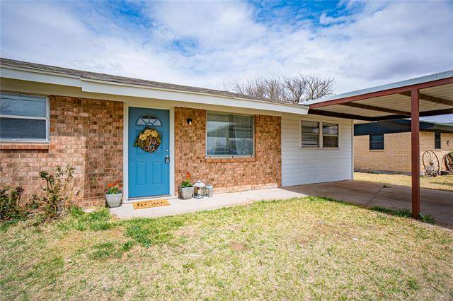 1207 Elizabeth Street, Stamford, TX 79553