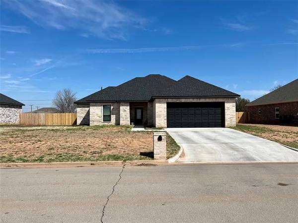 1415 Danberry Street, Burkburnett, TX 76354