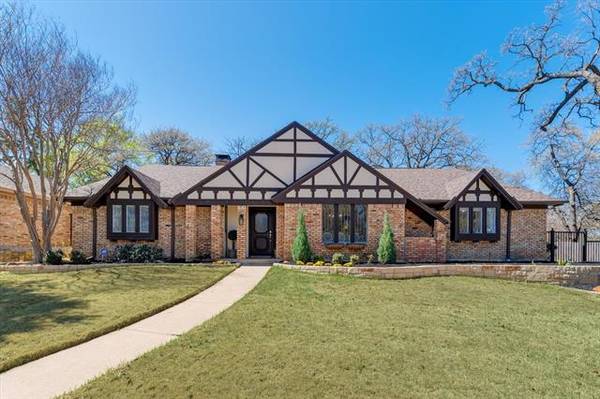 2 Crickett Court, Trophy Club, TX 76262