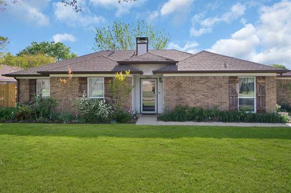 7401 Jessica Way, Rowlett, TX 75089