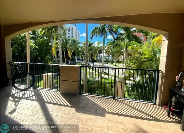 Sunny Isles Beach, FL 33160,17125 N Bay Rd  #3207