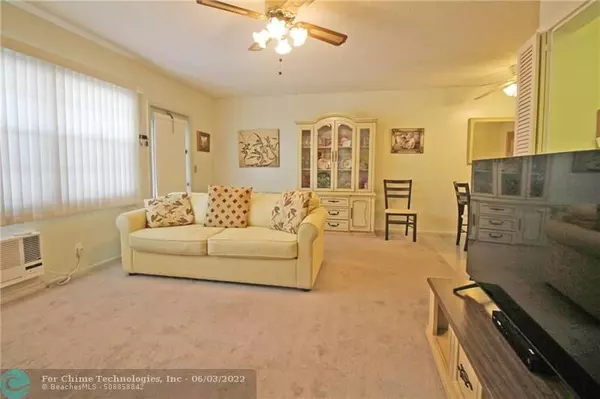 Deerfield Beach, FL 33442,317 Oakridge R  #317