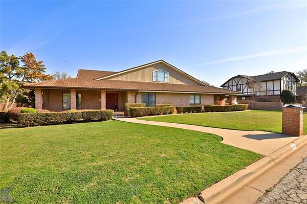 1202 Queens Court, Abilene, TX 79602