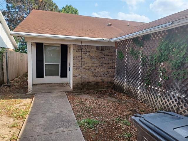 3425 Green Ridge Street, Fort Worth, TX 76133