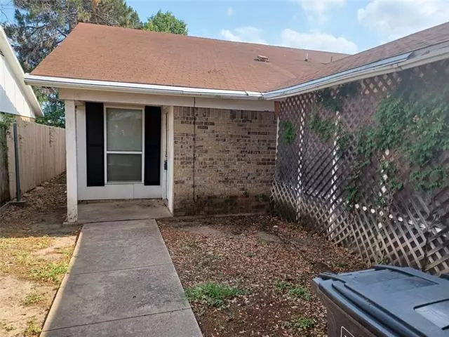 Fort Worth, TX 76133,3425 Green Ridge Street