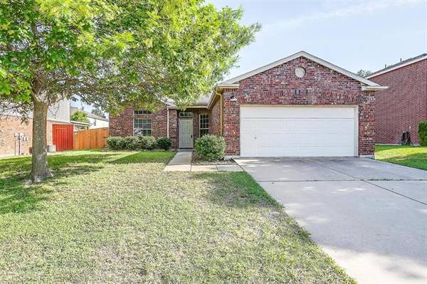 910 Medina Drive, Arlington, TX 76017