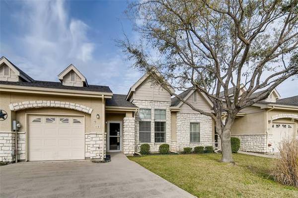 891 Kitty Hawk Lane, Grand Prairie, TX 75051