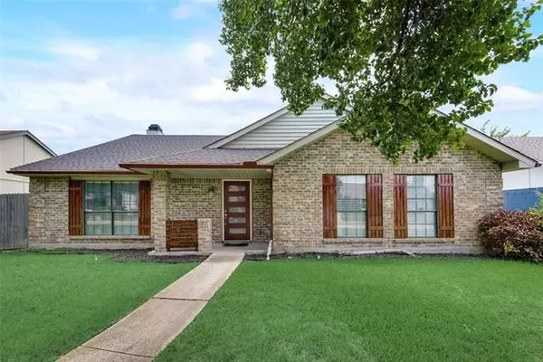 1910 Uvalde Street,  Mesquite,  TX 75150