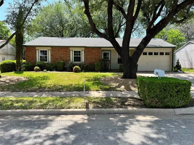 308 Guadalupe Drive, Saginaw, TX 76179