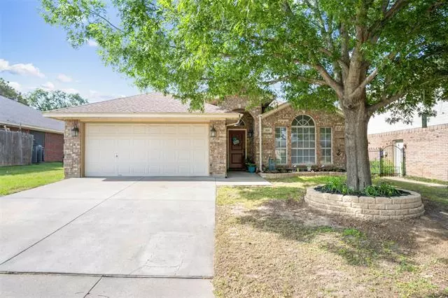 3816 Berrybush Lane, Fort Worth, TX 76137