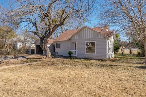 3604 Durham Avenue, Brownwood, TX 76801