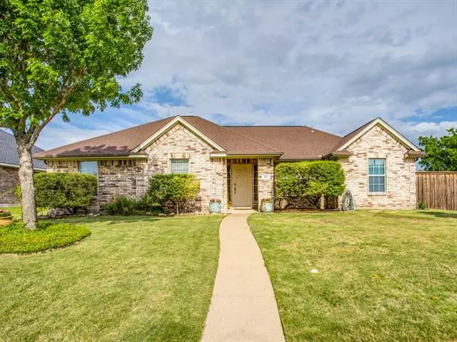 201 Sandy Way, Red Oak, TX 75154