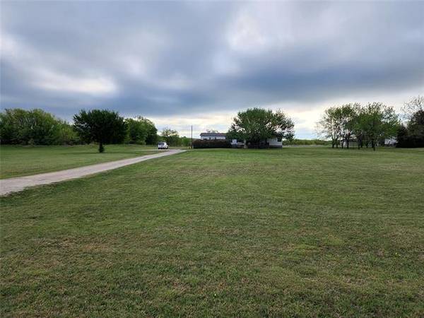 2194 Seaborn Street, Ponder, TX 76259